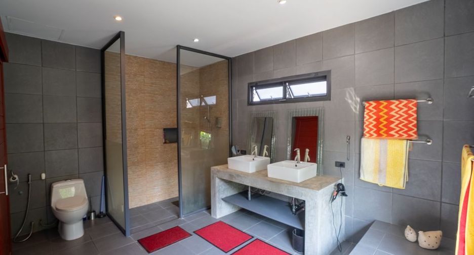 Haus zum Kauf mit 5 Zimmer in Saraphi, Chiang Mai