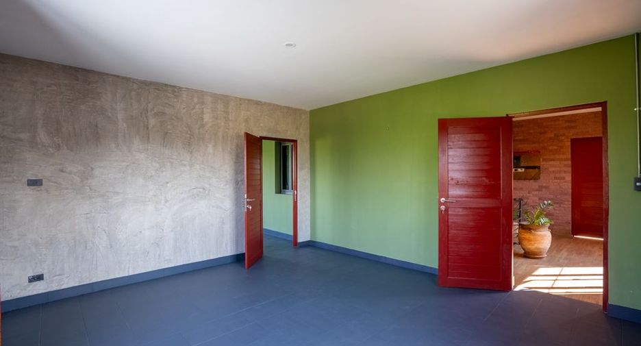 Haus zum Kauf mit 5 Zimmer in Saraphi, Chiang Mai