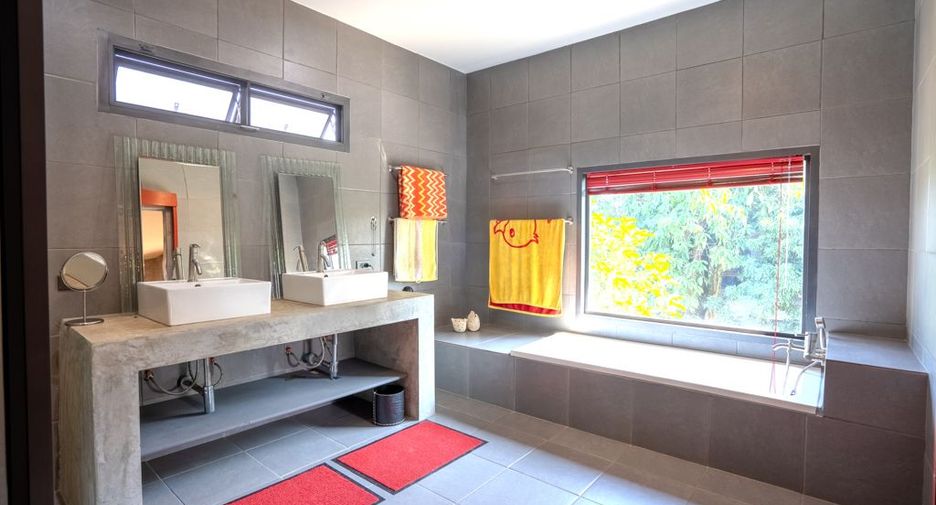 Haus zum Kauf mit 5 Zimmer in Saraphi, Chiang Mai