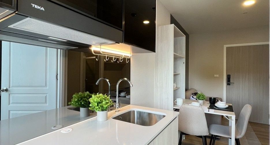 For sale 1 bed condo in Si Racha, Chonburi
