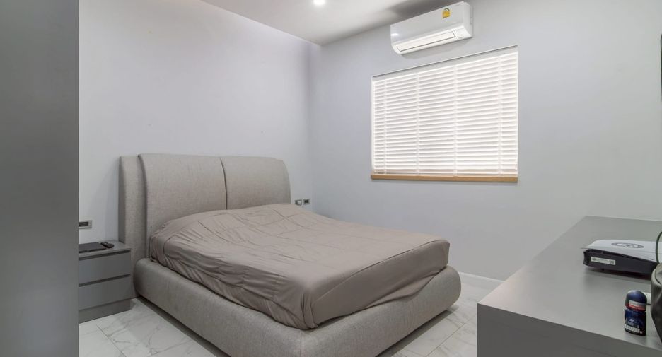 Villa zum Kauf mit 4 Zimmer in Bang Lamung, Chonburi