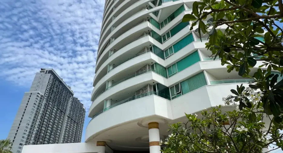 For sale 2 bedrooms condo in Dusit, Bangkok