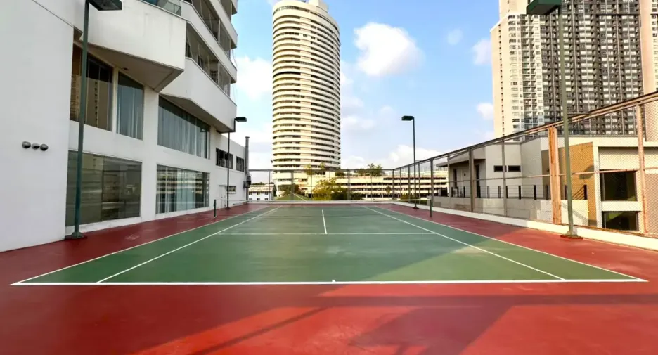 For sale 2 bedrooms condo in Dusit, Bangkok