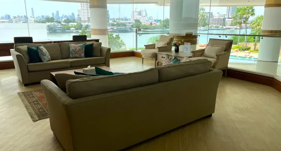 For sale 2 bedrooms condo in Dusit, Bangkok
