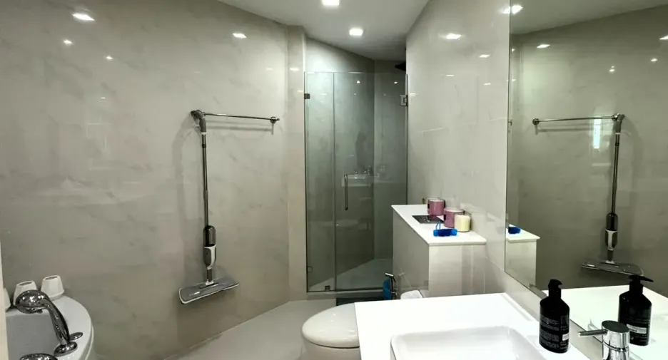 For sale 2 bedrooms condo in Dusit, Bangkok