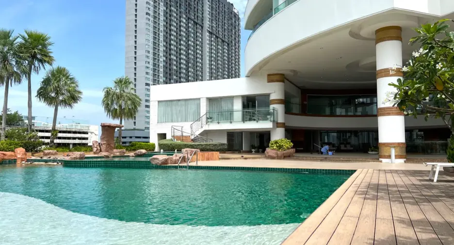For sale 2 bedrooms condo in Dusit, Bangkok