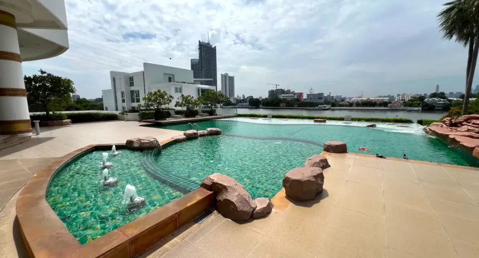For sale 2 bedrooms condo in Dusit, Bangkok