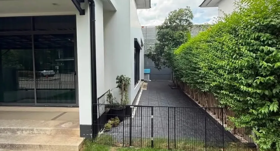 For rent 3 ベッドルーム house in Bang Kapi, Bangkok