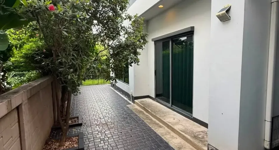 For rent 3 ベッドルーム house in Bang Kapi, Bangkok