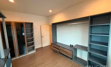 Casa en alquiler de 3 habitaciones en Bang Kapi, Bangkok