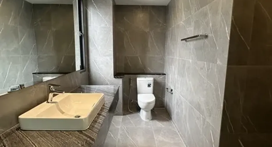 For rent and for sale 4 bedrooms office in Suan Luang, Bangkok