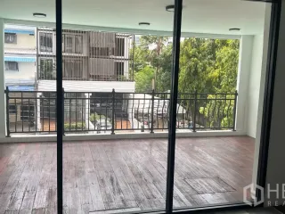 Oficina en alquiler y en venta en Phra Khanong, Bangkok