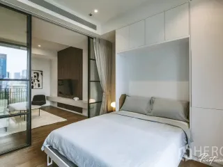 For rent 2 bedrooms condo in Pathum Wan, Bangkok