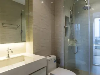 For rent 2 bedrooms condo in Pathum Wan, Bangkok