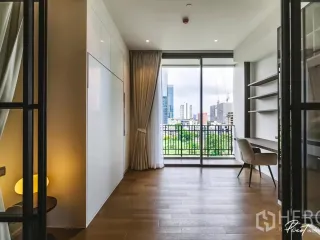 For rent 2 bedrooms condo in Pathum Wan, Bangkok