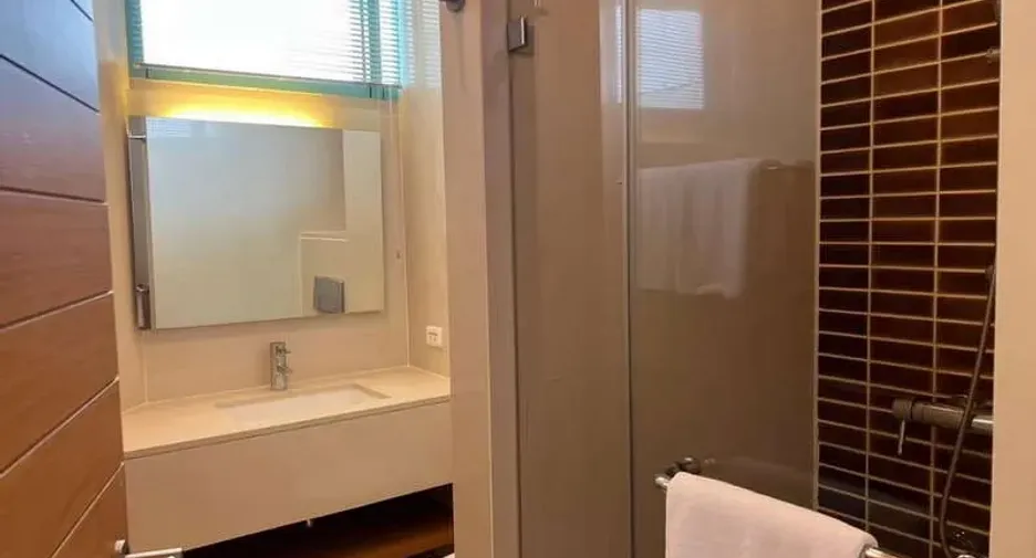 Condo en alquiler de 3 habitaciones en Bang Kho Laem, Bangkok