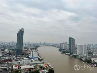 For rent 3 bedrooms condo in Bang Kho Laem, Bangkok