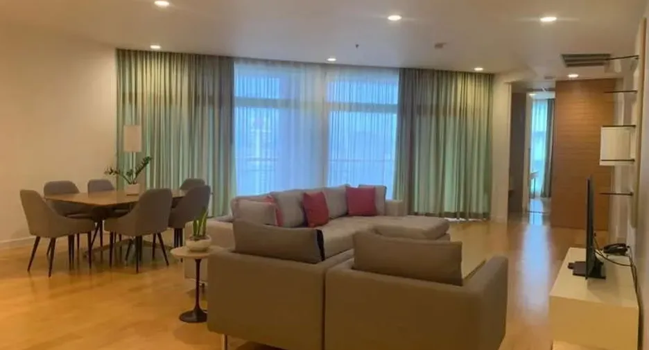Condo en alquiler de 3 habitaciones en Bang Kho Laem, Bangkok