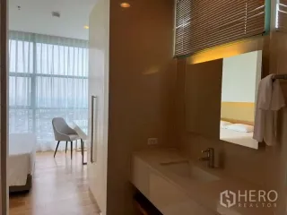 For rent 3 bedrooms condo in Bang Kho Laem, Bangkok