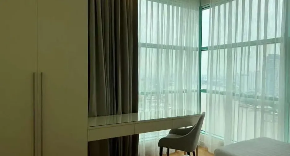 Condo en alquiler de 3 habitaciones en Bang Kho Laem, Bangkok