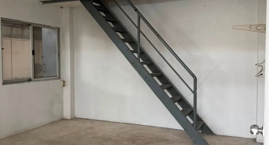 For rent and for sale warehouse in Phra Khanong, Bangkok