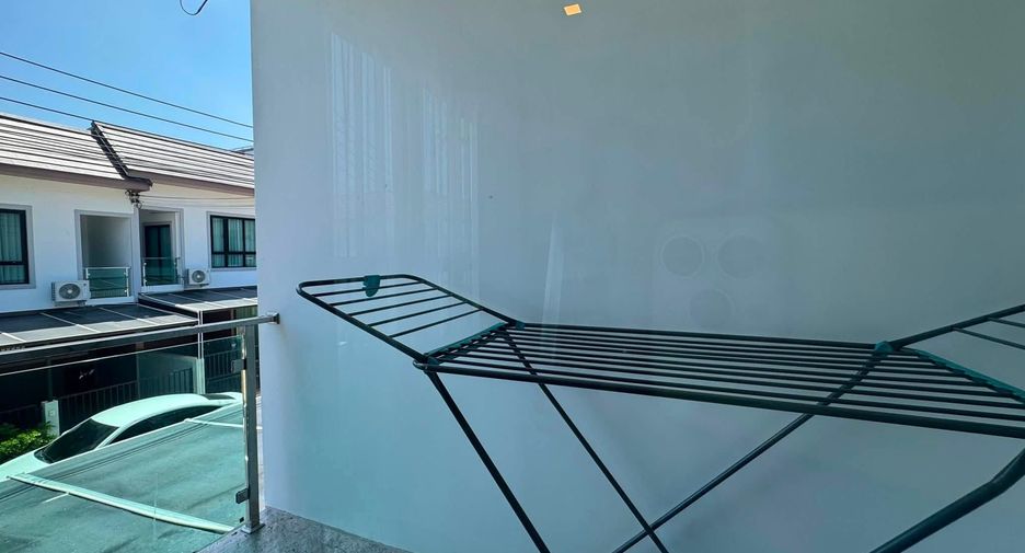 For sale 3 bedrooms townhouse in Bang Lamung, Chonburi