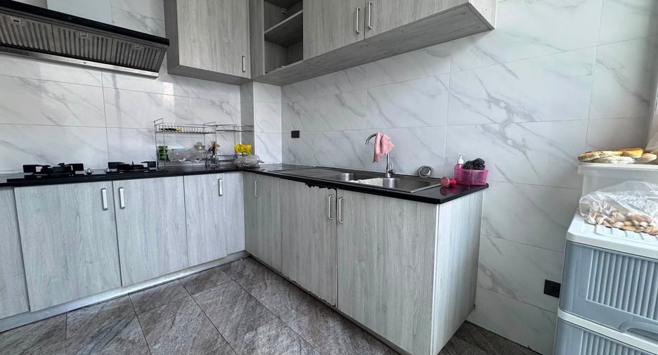 For sale 3 bedrooms townhouse in Bang Lamung, Chonburi