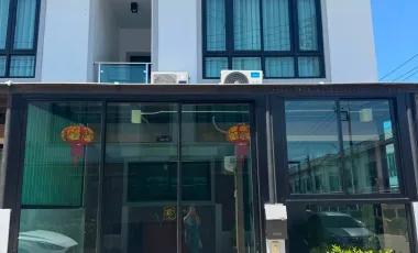 For sale 3 bedrooms townhouse in Bang Lamung, Chonburi