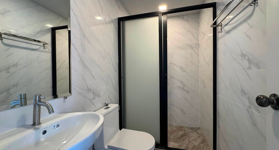 For sale 3 bedrooms townhouse in Bang Lamung, Chonburi