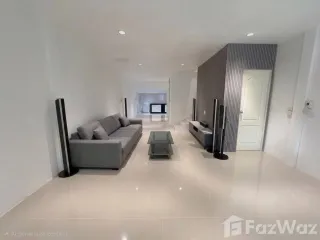 Reihenhaus zur Miete mit 3 Zimmer in Khlong Toei, Bangkok