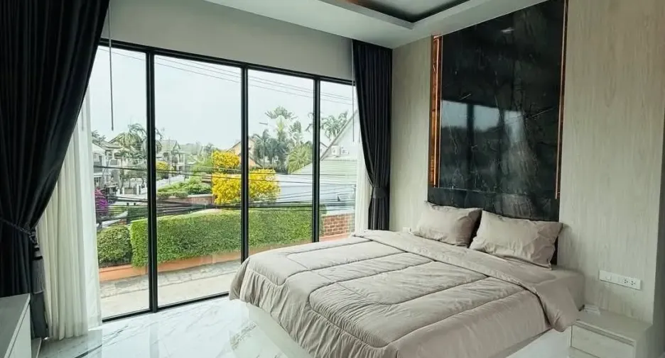 出售 和 出租 3 卧室 别墅 在 Bang Lamung, Chon Buri
