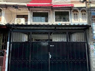 Reihenhaus zur Miete mit 3 Zimmer in Khlong Toei, Bangkok