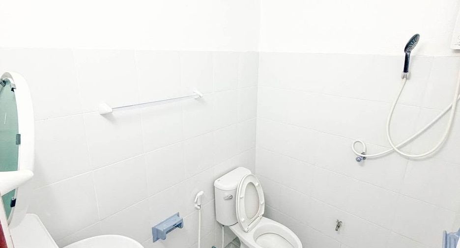 Reihenhaus zur Miete mit 3 Zimmer in Khlong Toei, Bangkok
