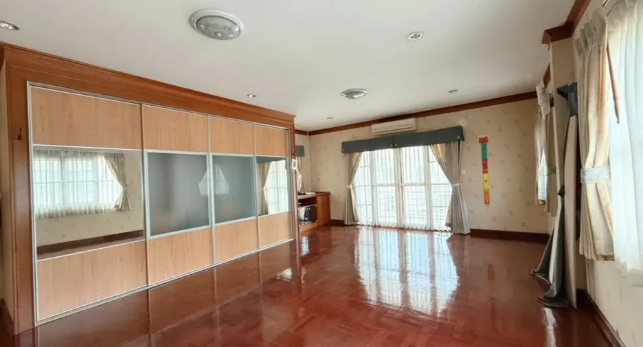 出售 3 卧室 独立屋 在 Bang Khae, 曼谷
