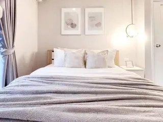Condo en alquiler de 2 habitaciones en Bang Phlat, Bangkok