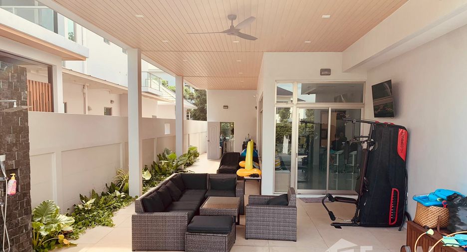 For sale 5 bedrooms villa in Min Buri, Bangkok