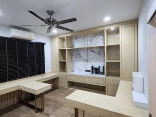 Casa en alquiler de 4 habitaciones en Bang Kapi, Bangkok