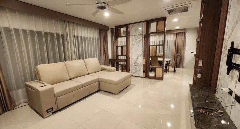 Casa en alquiler de 4 habitaciones en Bang Kapi, Bangkok