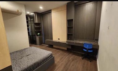 Casa en alquiler de 4 habitaciones en Bang Kapi, Bangkok
