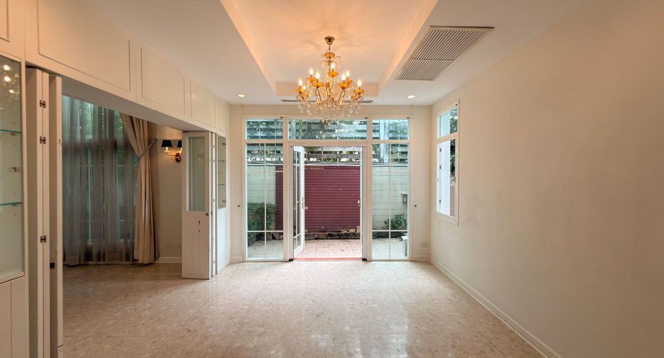 Haus zum Kauf mit 4 Zimmer in Bang Kapi, Bangkok