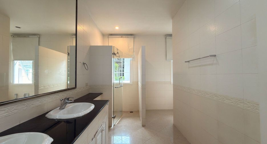 Haus zum Kauf mit 4 Zimmer in Bang Kapi, Bangkok