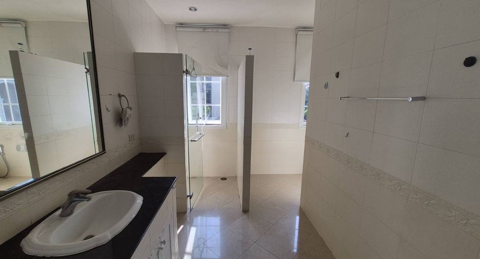 Продажа 4 спальни дом в Банг Капи, Бангкок