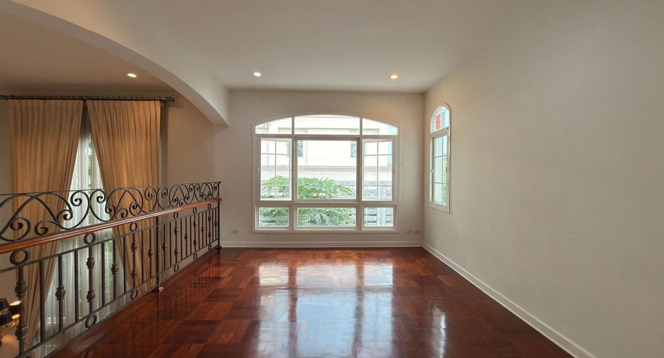 Haus zum Kauf mit 4 Zimmer in Bang Kapi, Bangkok