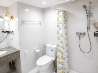 À vendre 2 chambres condo à Khlong Toei, Bangkok