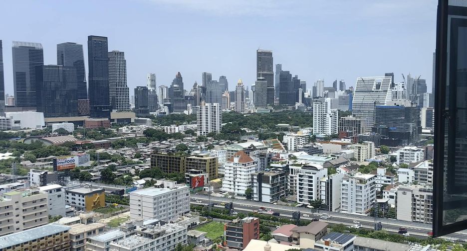 出售 2 卧室 公寓 在 Khlong Toei, 曼谷