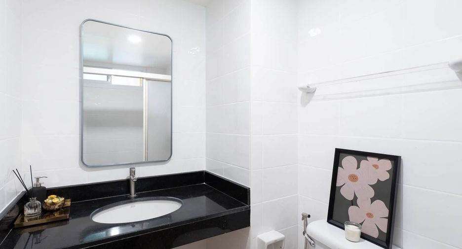 For sale 2 ベッドルーム condo in Chatuchak, Bangkok
