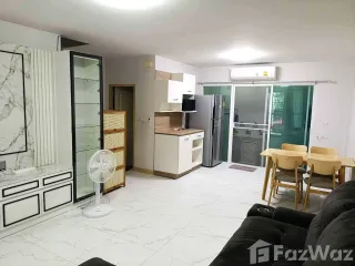 Casa adosada en alquiler de 3 habitaciones en Bang Phli, Samut Prakan