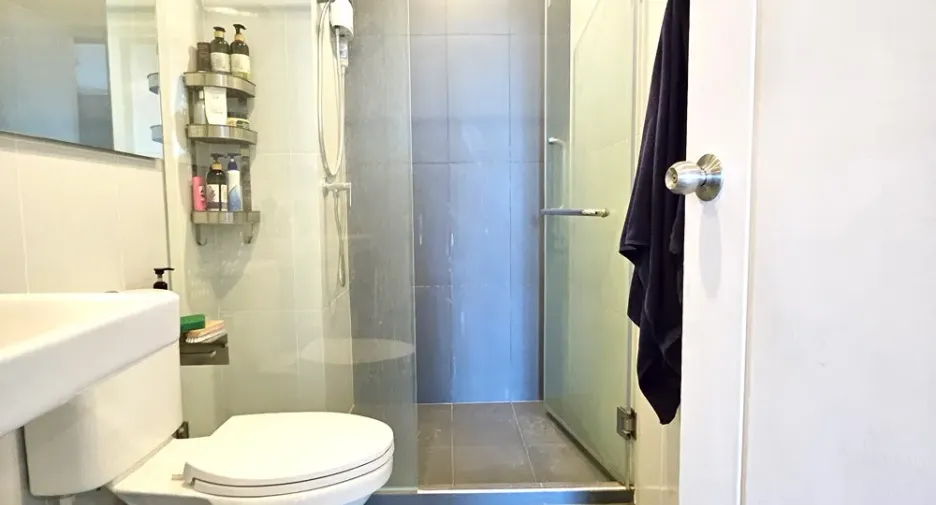 Condo en venta de 2 habitaciones en Min Buri, Bangkok