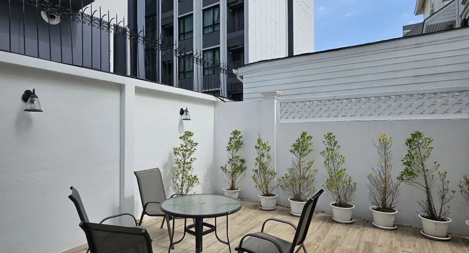 Casa en alquiler de 5 habitaciones en Mueang Samut Prakan, Samut Prakan