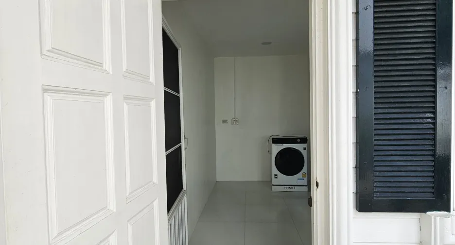 Casa en alquiler de 5 habitaciones en Mueang Samut Prakan, Samut Prakan